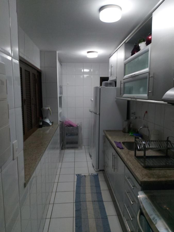 Apartamento Em Guarajuba 200M Da Praia Camaçari Buitenkant foto