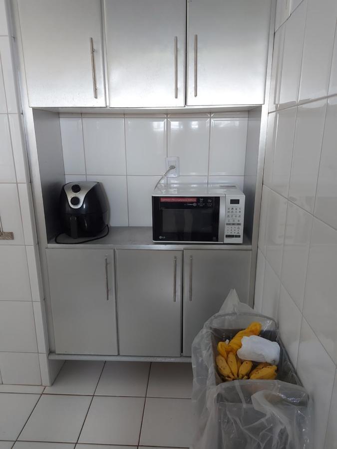 Apartamento Em Guarajuba 200M Da Praia Camaçari Buitenkant foto